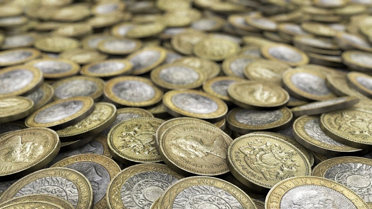 Britânicos compram bilhete de loteria premiado com cartão roubado e são presos