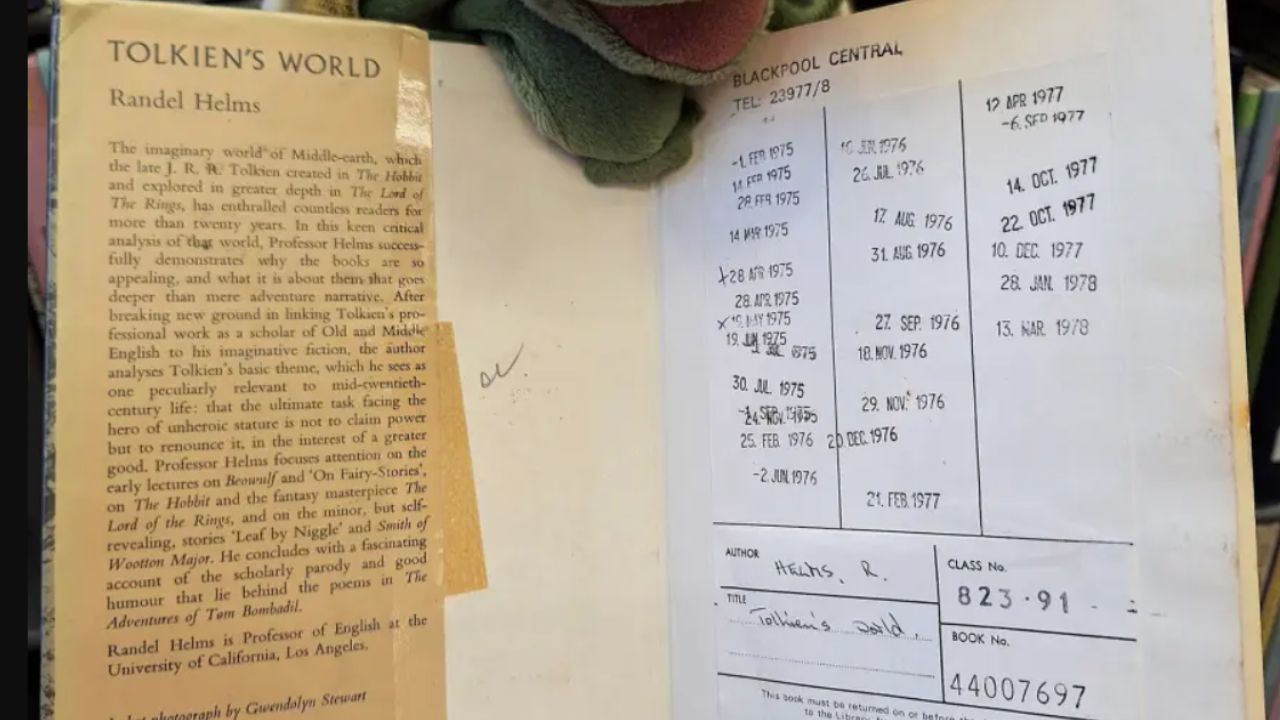 47 anos depois, livro emprestado é devolvido a biblioteca na Inglaterra