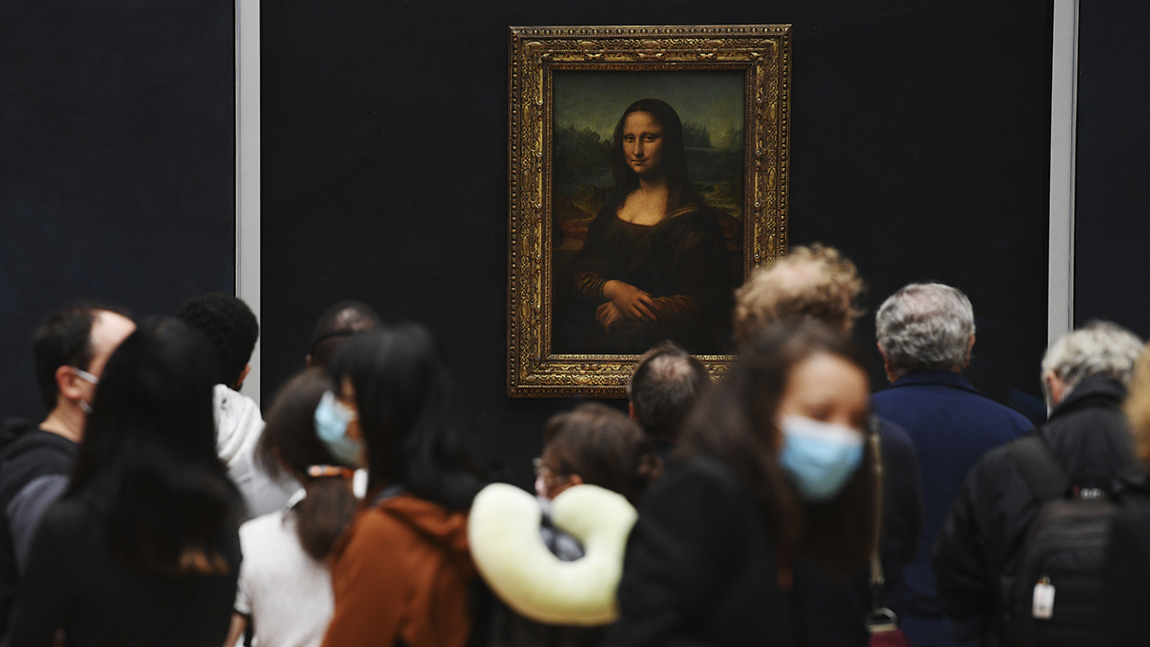 Com fechamento pela pandemia, museu do Louvre inicia limpeza e restauração dos espaços