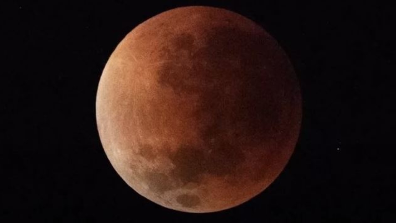 ‘Lua de sangue’ irá acontecer durante eclipse lunar total nesta terça, 8