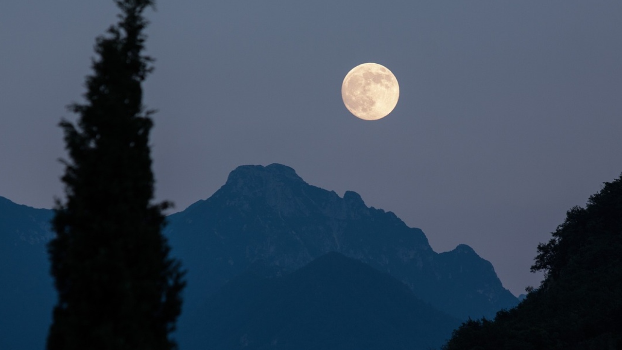 Nesta terça-feira (7) ‘Lua Minhoca’ chegará ao pico de iluminação