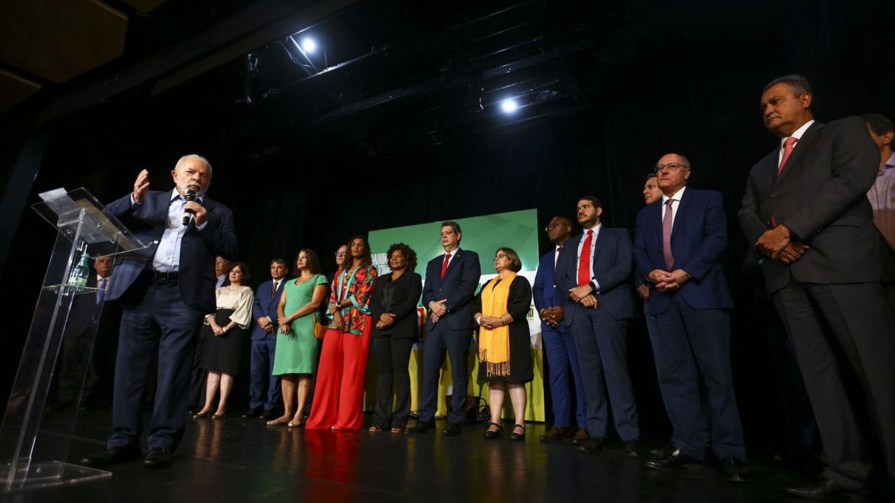 Presidente eleito Lula anuncia mais 16 ministros da futura gestão
