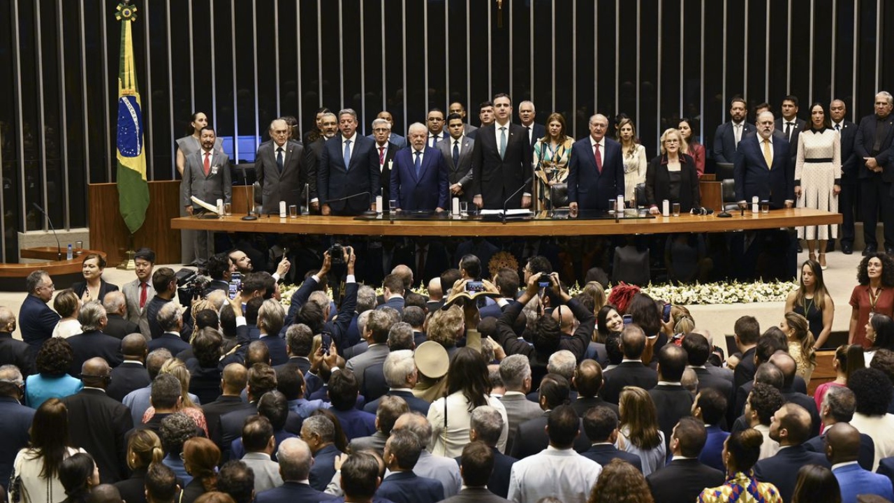 A hora é de pacificação, diz presidente do Congresso em posse de Lula