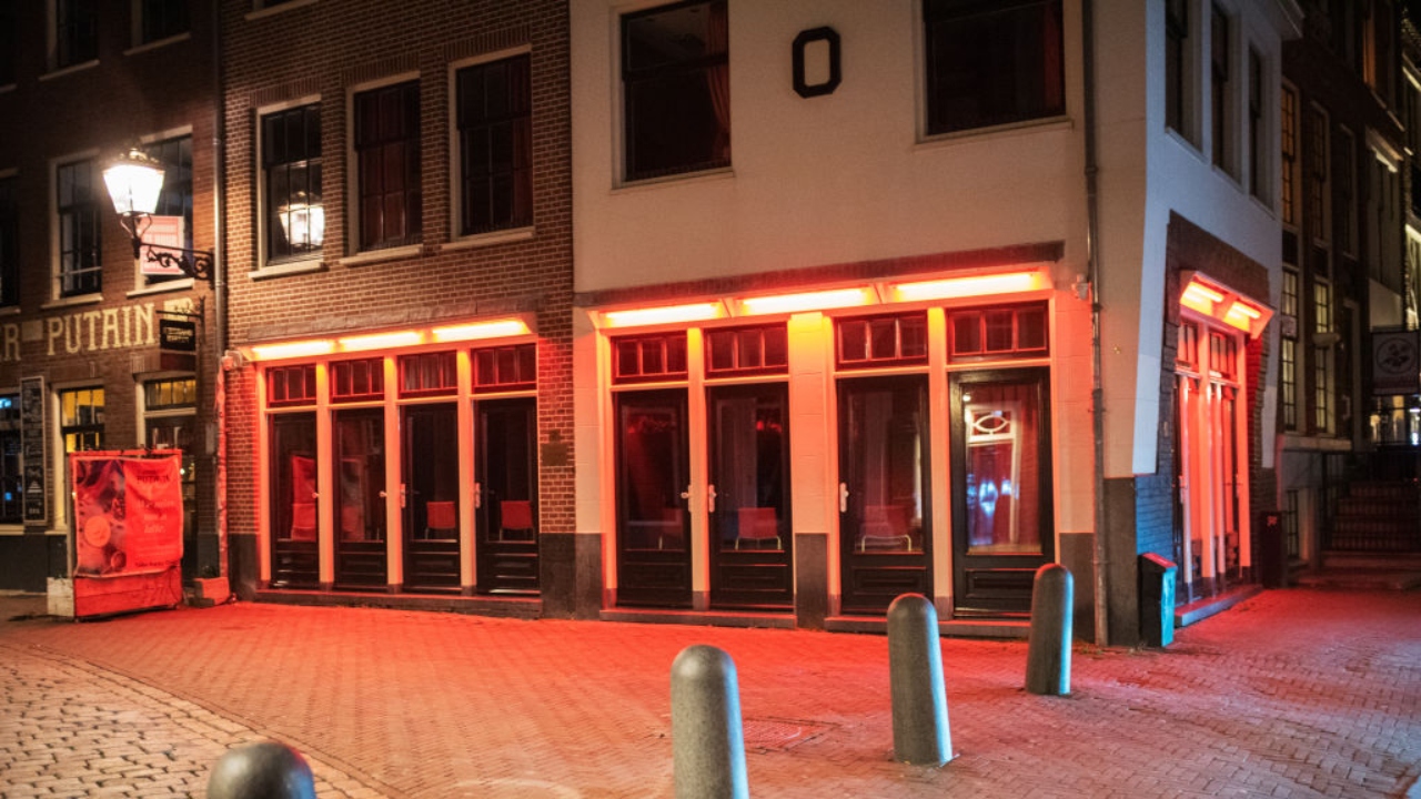 Amsterdã vai proibir consumo de maconha no Distrito da Luz Vermelha? Entenda