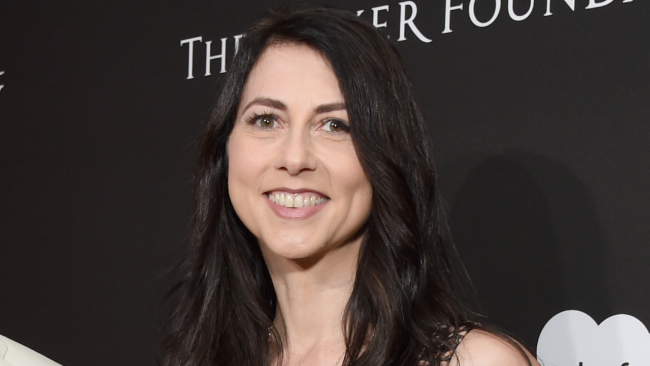 Ex-esposa de Jeff Bezos, MacKenzie Scott doa US$ 2,7 bi para a caridade