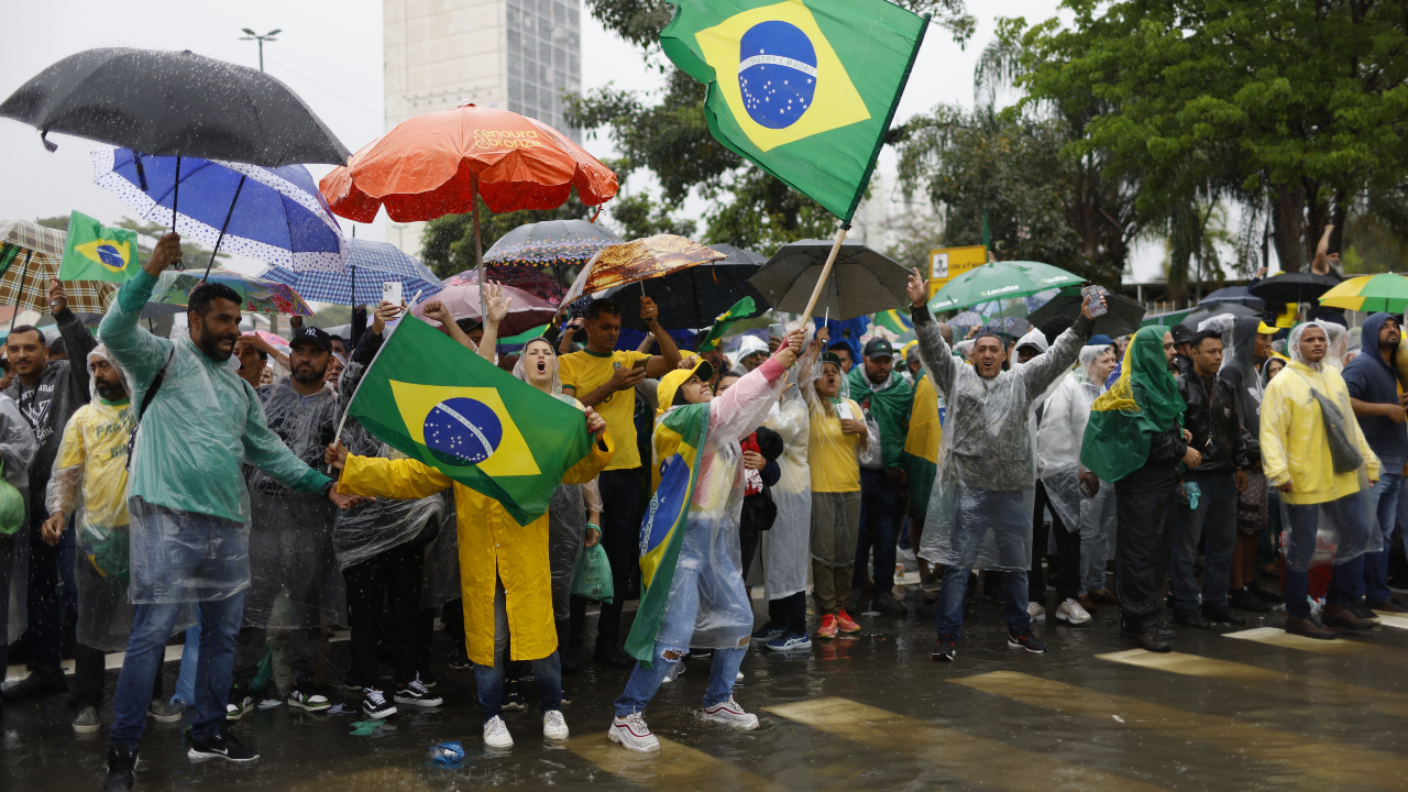 Após posse de lula, acampamentos bolsonaristas se desmontam
