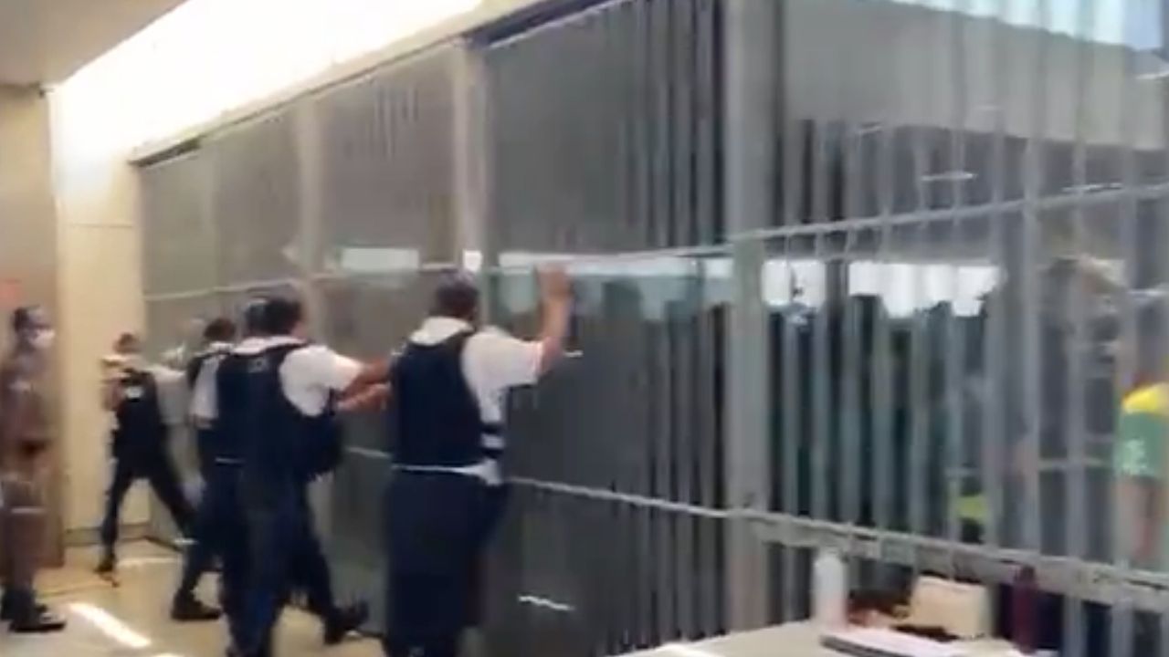 Apoiadores de Bolsonaro tentaram invadir Ministério da Saúde durante protestos