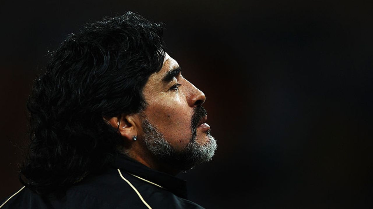 Oito pessoas serão julgadas por ‘homicídio simples’ em morte de Maradona