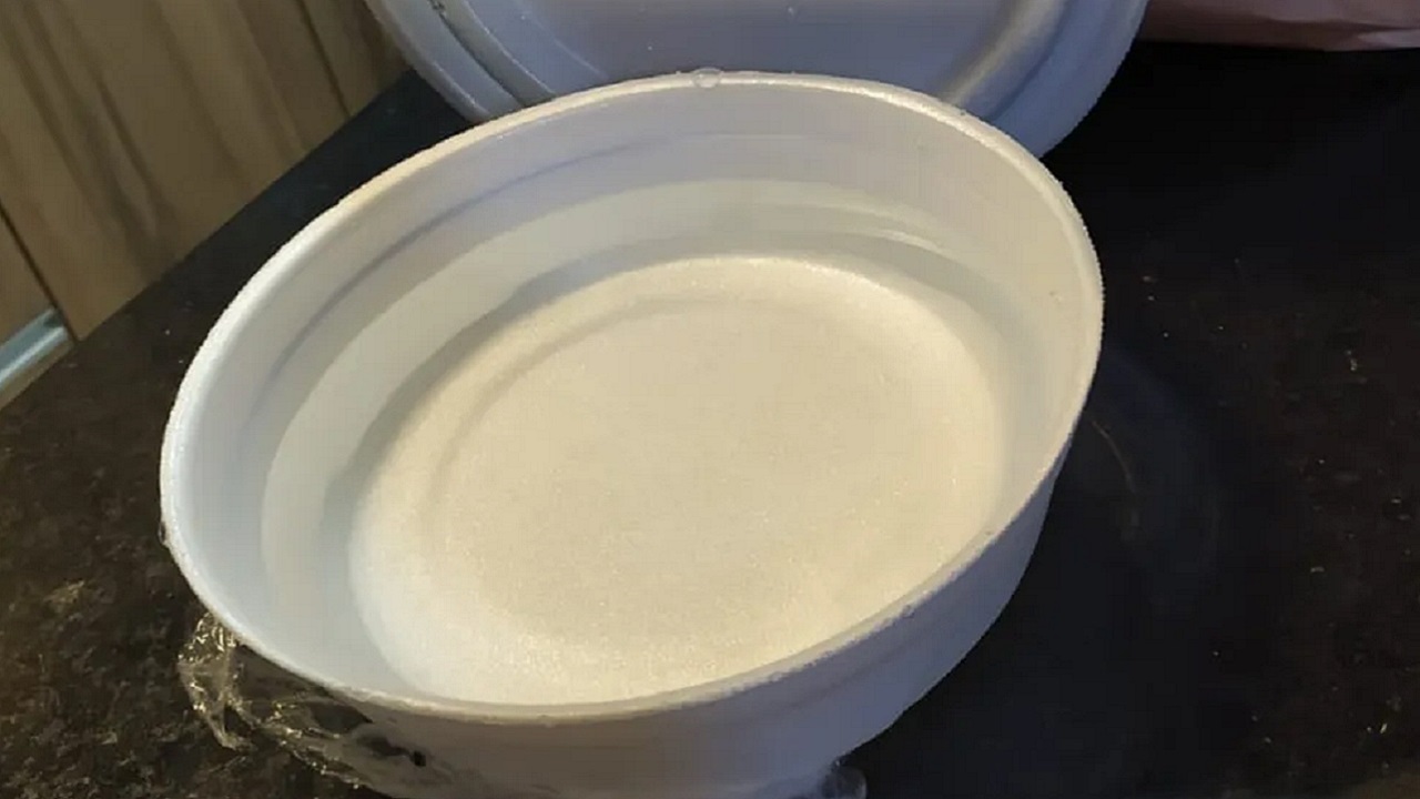Mulher pede sopa de ervilha em delivery, mas alega ter recebido ‘marmita de água’