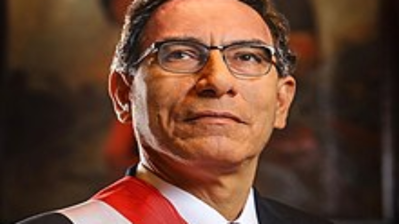Martín Vizcarra, presidente do Peru, sofre impeachment e aceita derrota