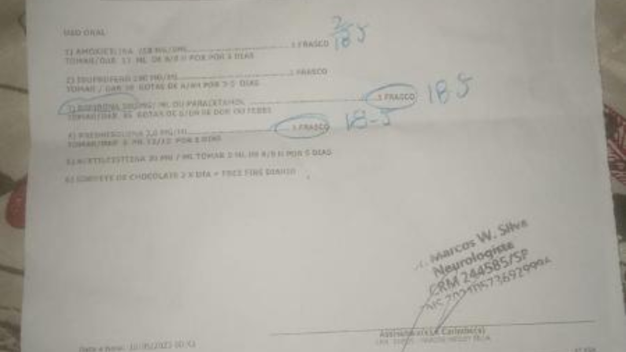 Médico é demitido após receitar sorvete de chocolate e Free Fire para criança
