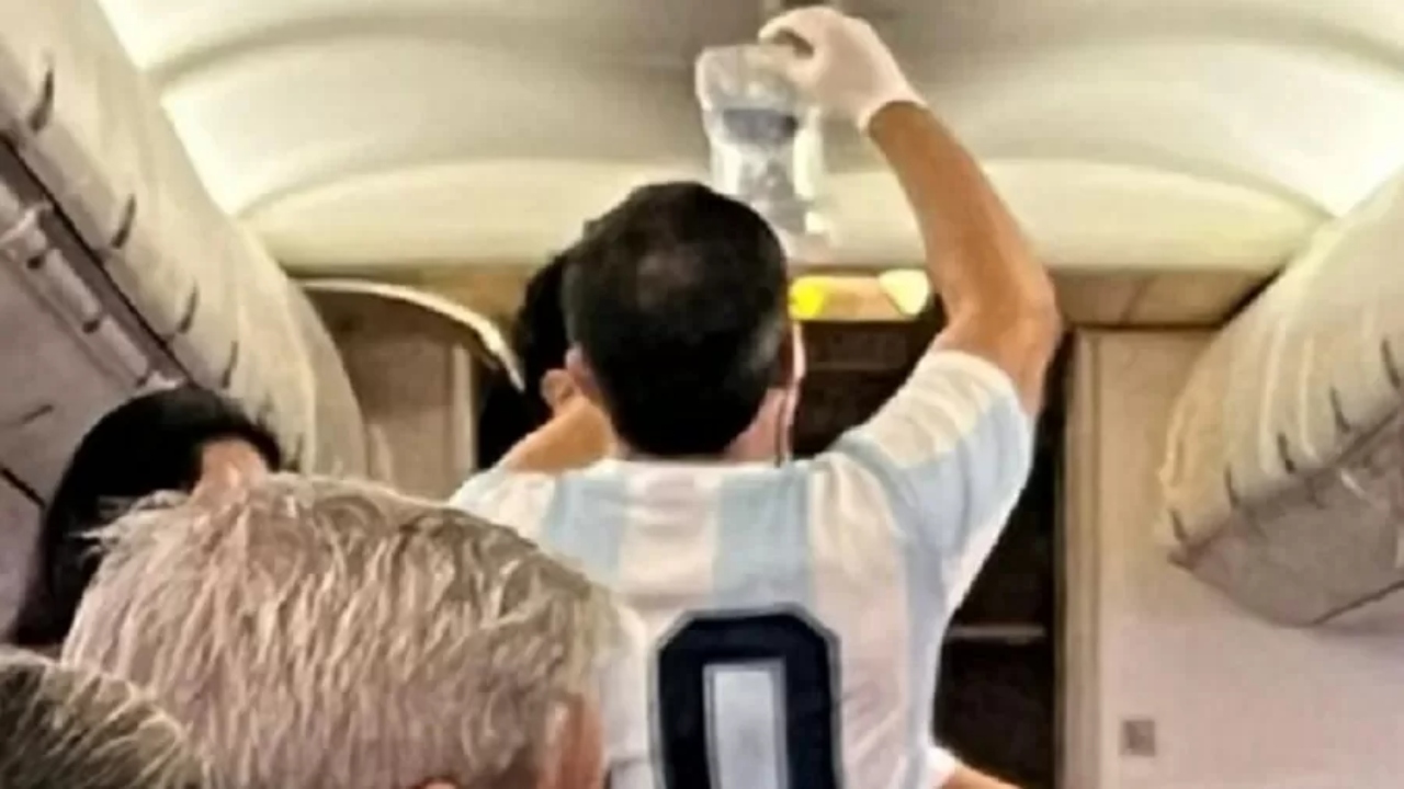 Médico salva passageiro em voo durante jogo da Argentina