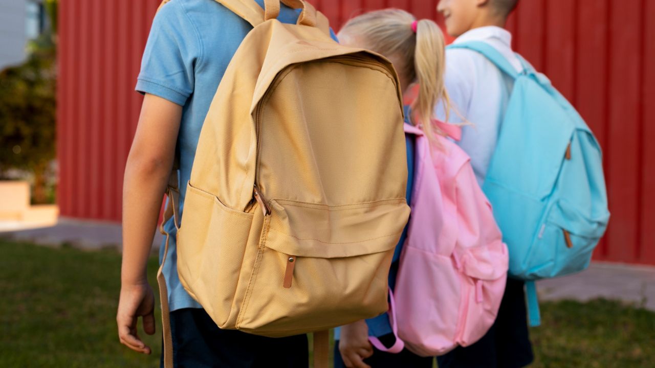Garoto de 6 anos atira contra professora nos Estados Unidos