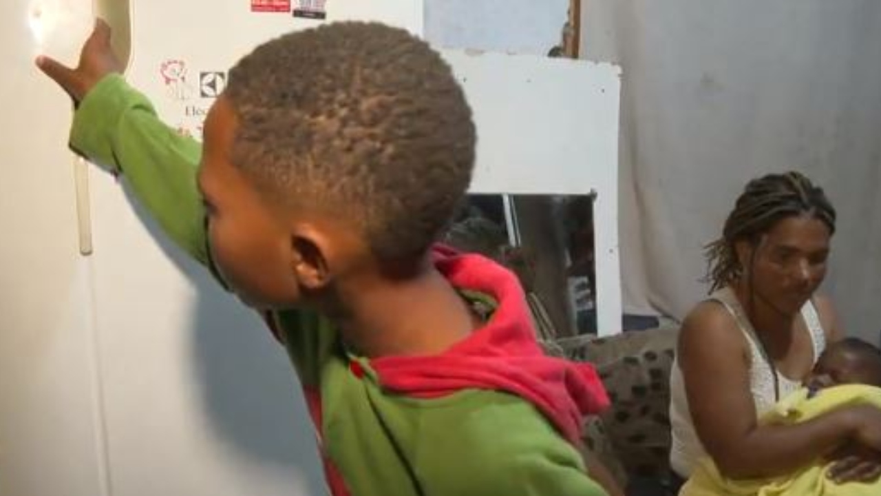 Garoto de 11 anos que ligou para polícia porque estava com fome, recebe doações