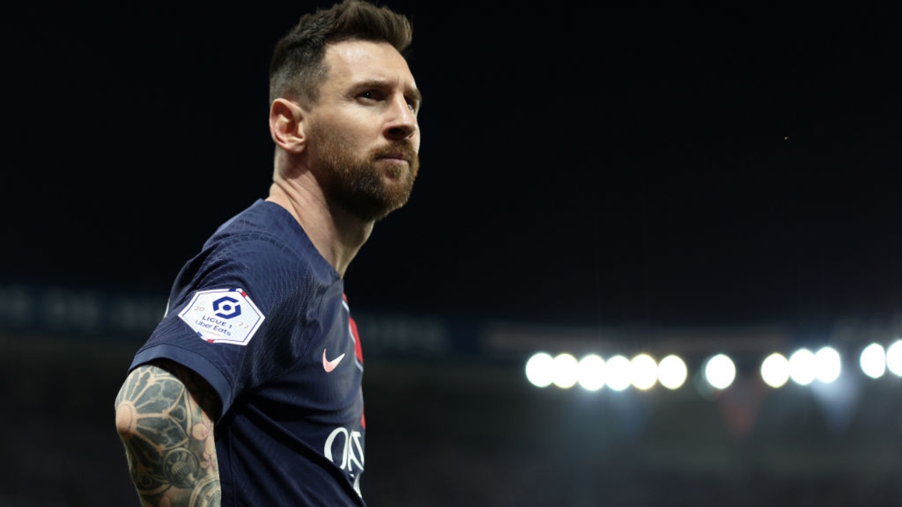 Enquanto bandidos aplicam golpe em torcedores, Messi fica ‘preso’ em hotel chinês