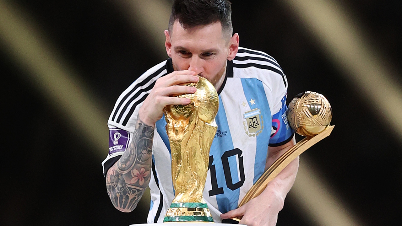Messi lamenta Maradona não ter visto Mundial da Argentina: ‘Seria uma fotografia linda’