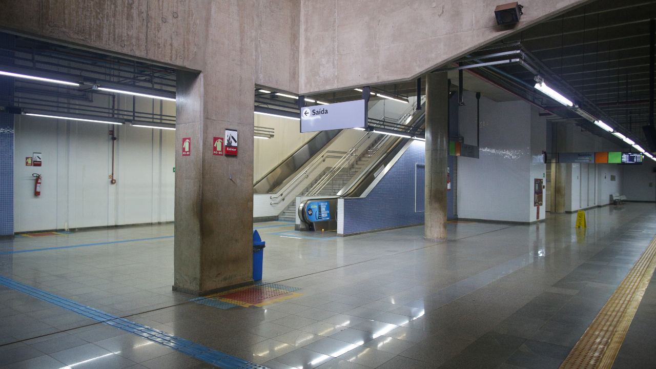 Funcionário do metrô do Distrito Federal é atropelado por trem