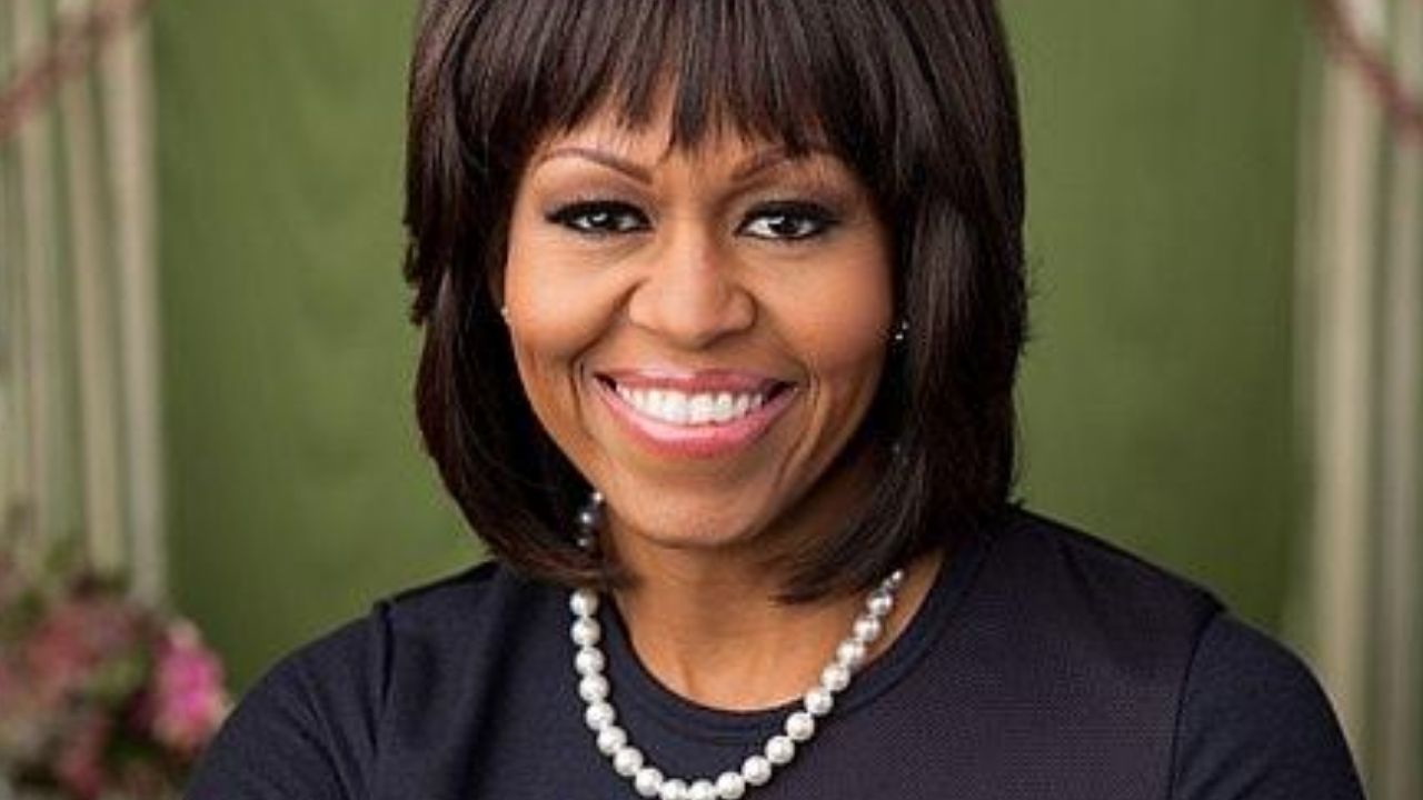 Edição juvenil de obra famosa de Michelle Obama chega às livrarias brasileiras