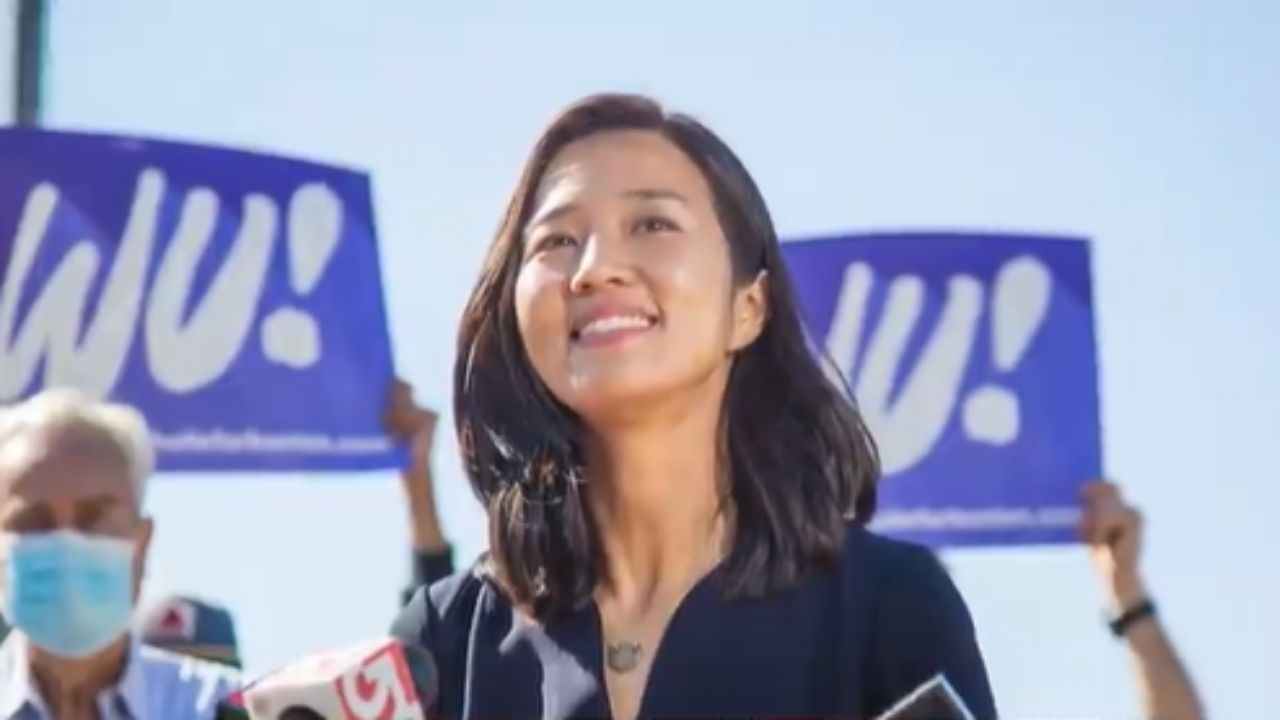Michelle Wu é a primeira mulher e pessoa não-branca a ser eleita prefeita de Boston
