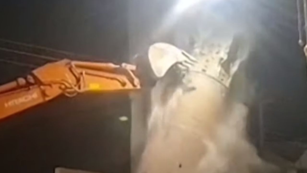 Demolição de torre de 300 anos no Iraque causa indignação