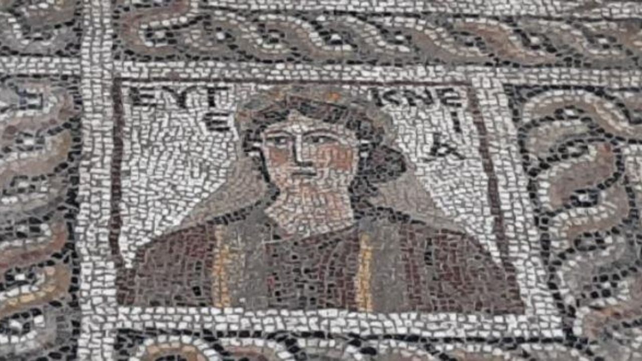 Mosaico encontrado na Turquia é apelidado de “Mona Lisa da Antiguidade”