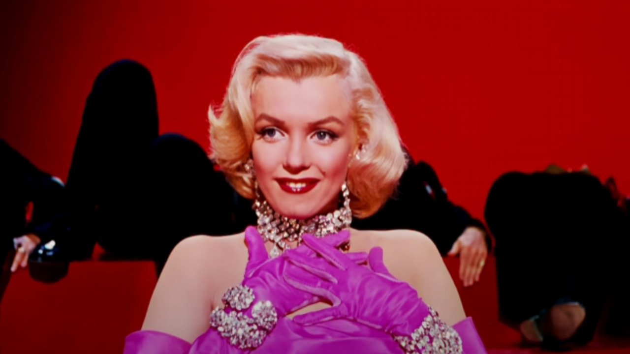 Diretor de ‘Blonde’ detona filmes de Marilyn Monroe: ‘Sobre p*tas bem vestidas’
