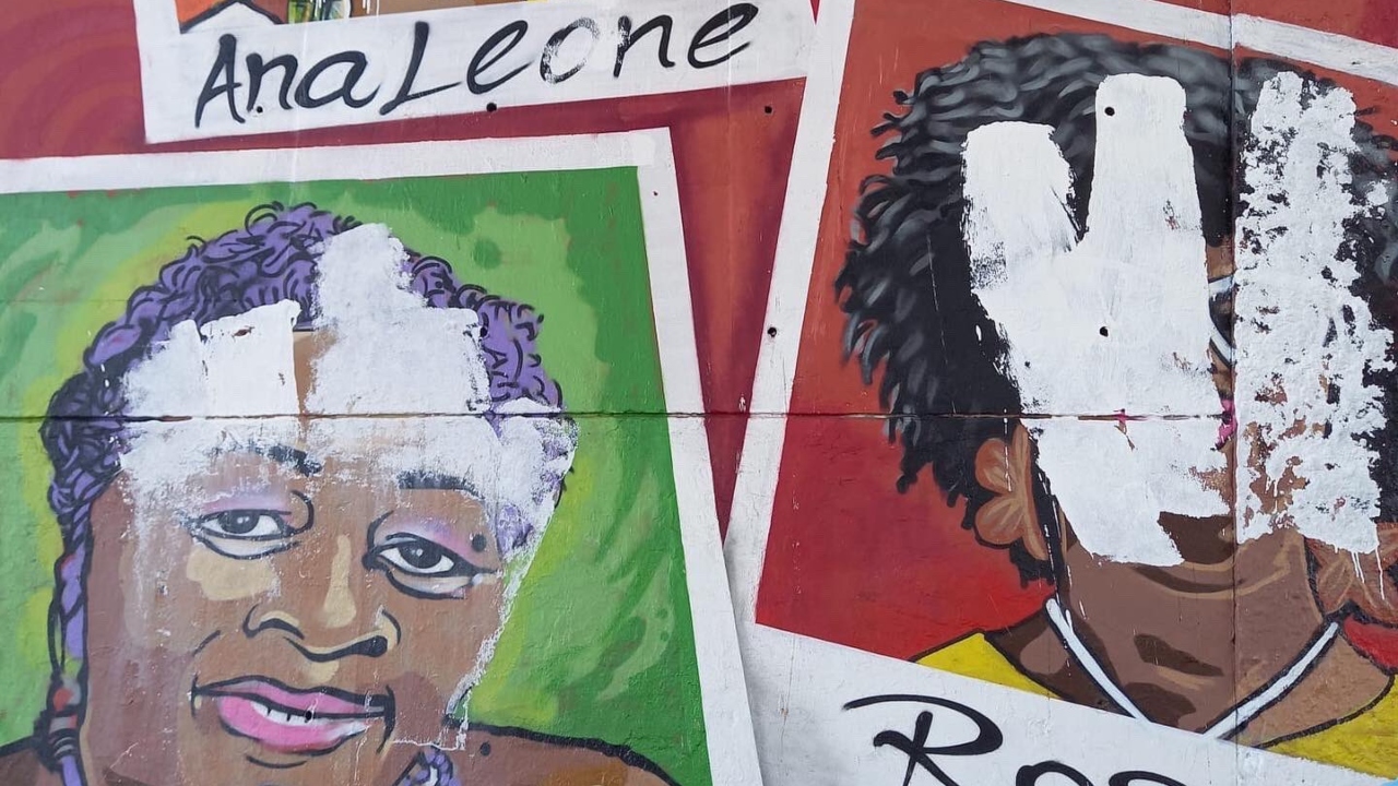 Mural em homenagem a mulheres negras é depredado no Rio de Janeiro