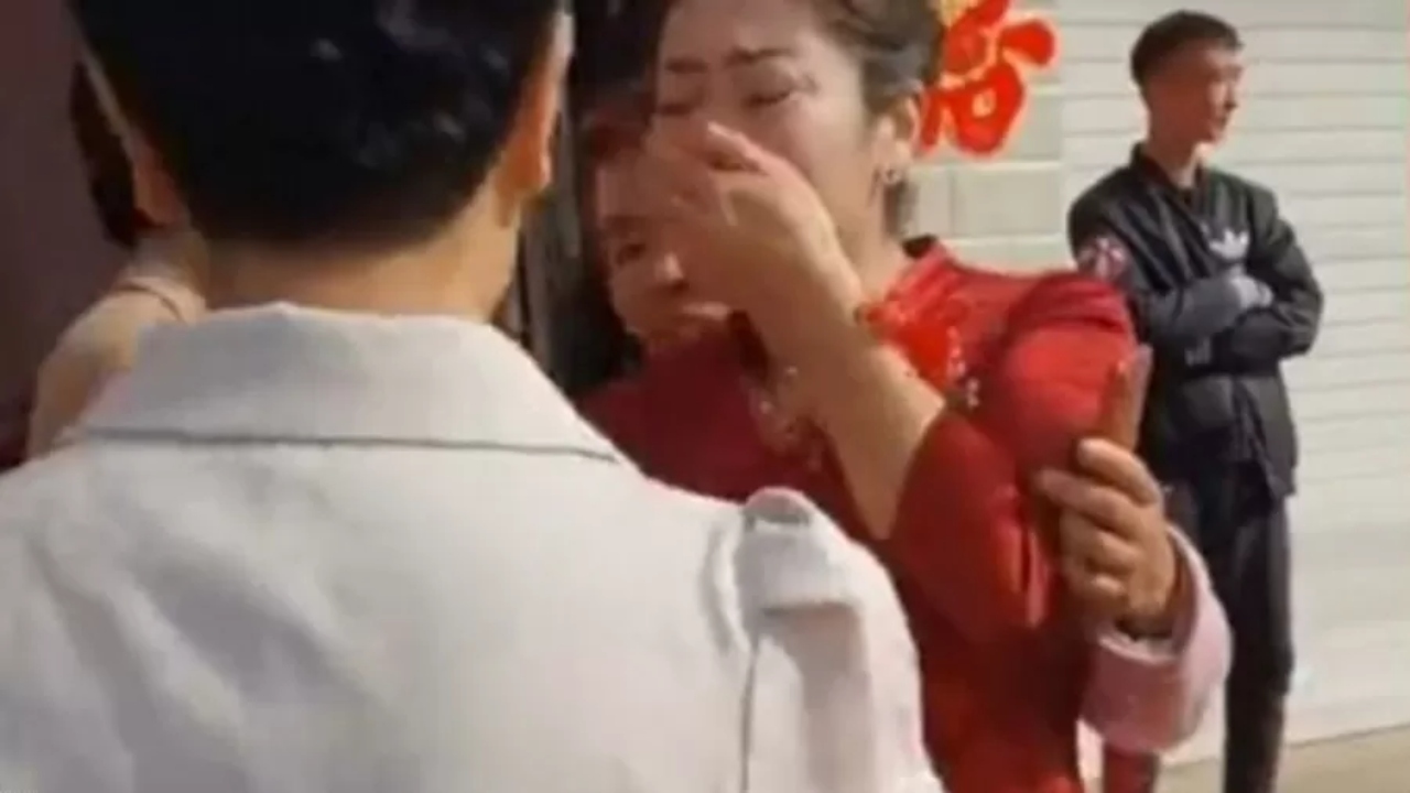 No dia de seu casamento, mulher descobre que é filha de sua sogra