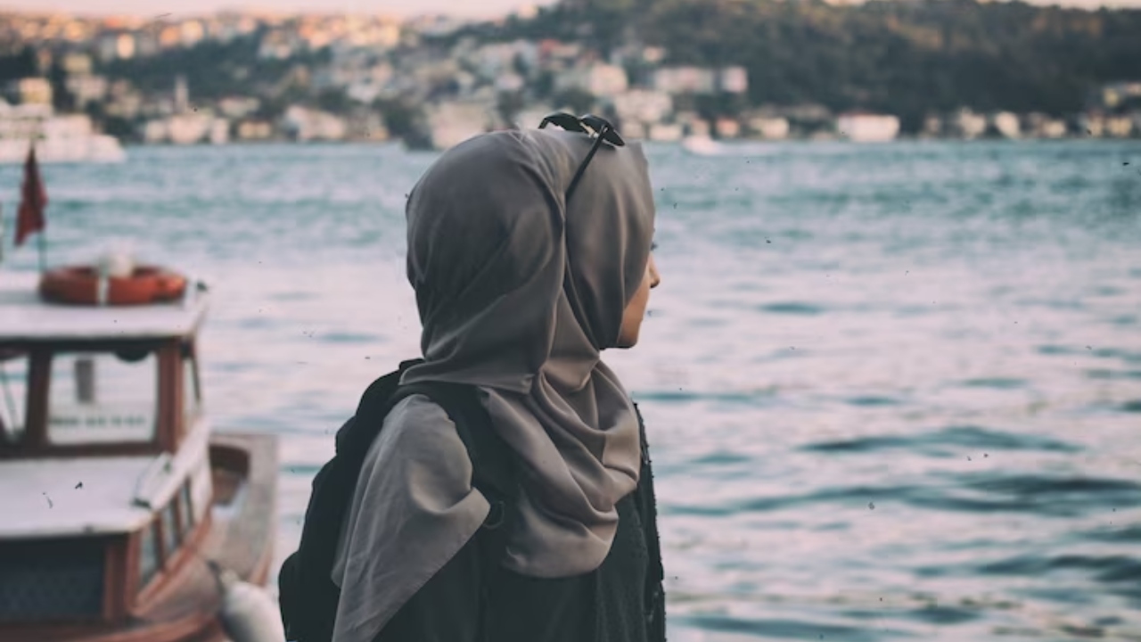 Mulheres ameaçadas pelo grupo Talibã receberão refúgio na França