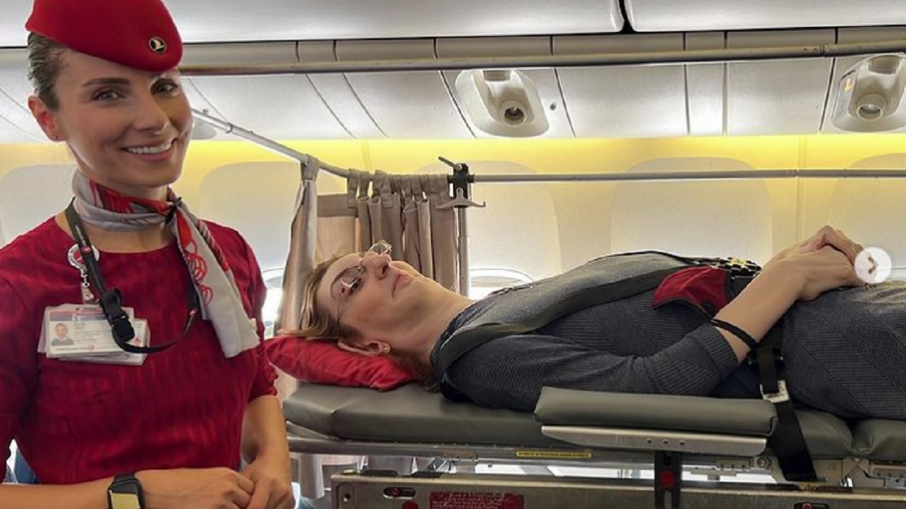 Companhia aérea muda seis assentos de lugar para viagem de mulher mais alta do mundo