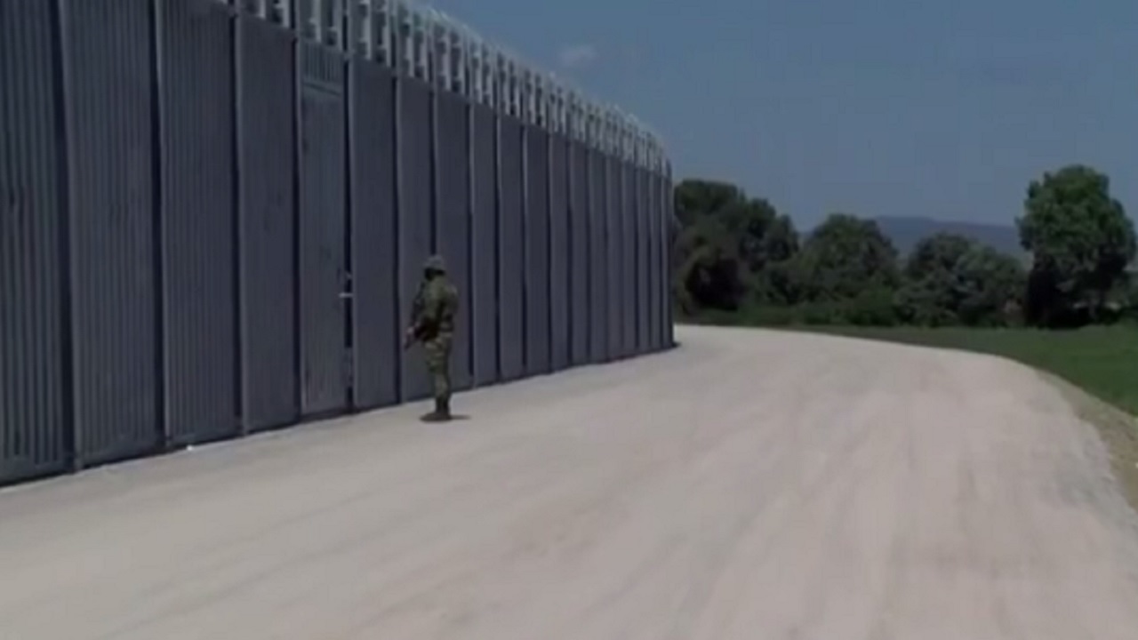 Em meio à crise no Afeganistão, Grécia constrói 40 km de muro em fronteira com a Turquia