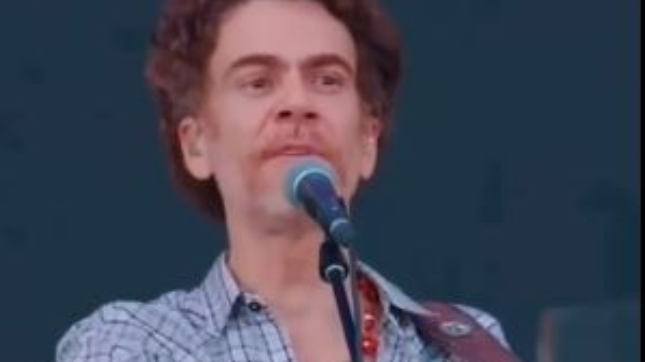 Vídeo de show de Nando Reis com gritos de ‘mito’ é falso