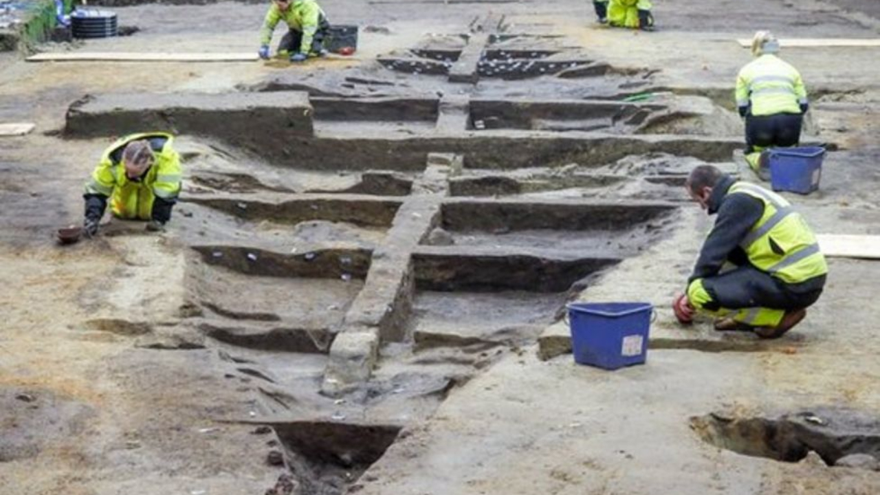 Arqueólogos desenterram grande navio viking na Noruega