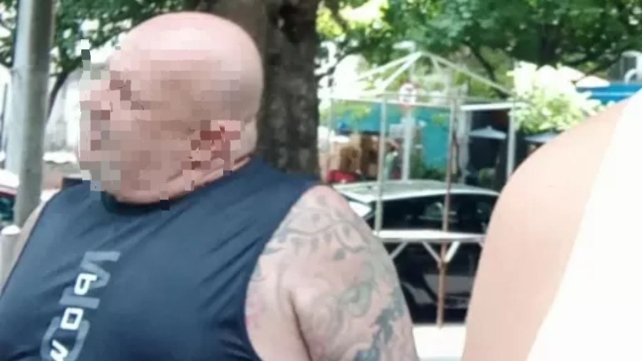 Liberado pela polícia, homem com tatuagens nazistas possui passagens criminais