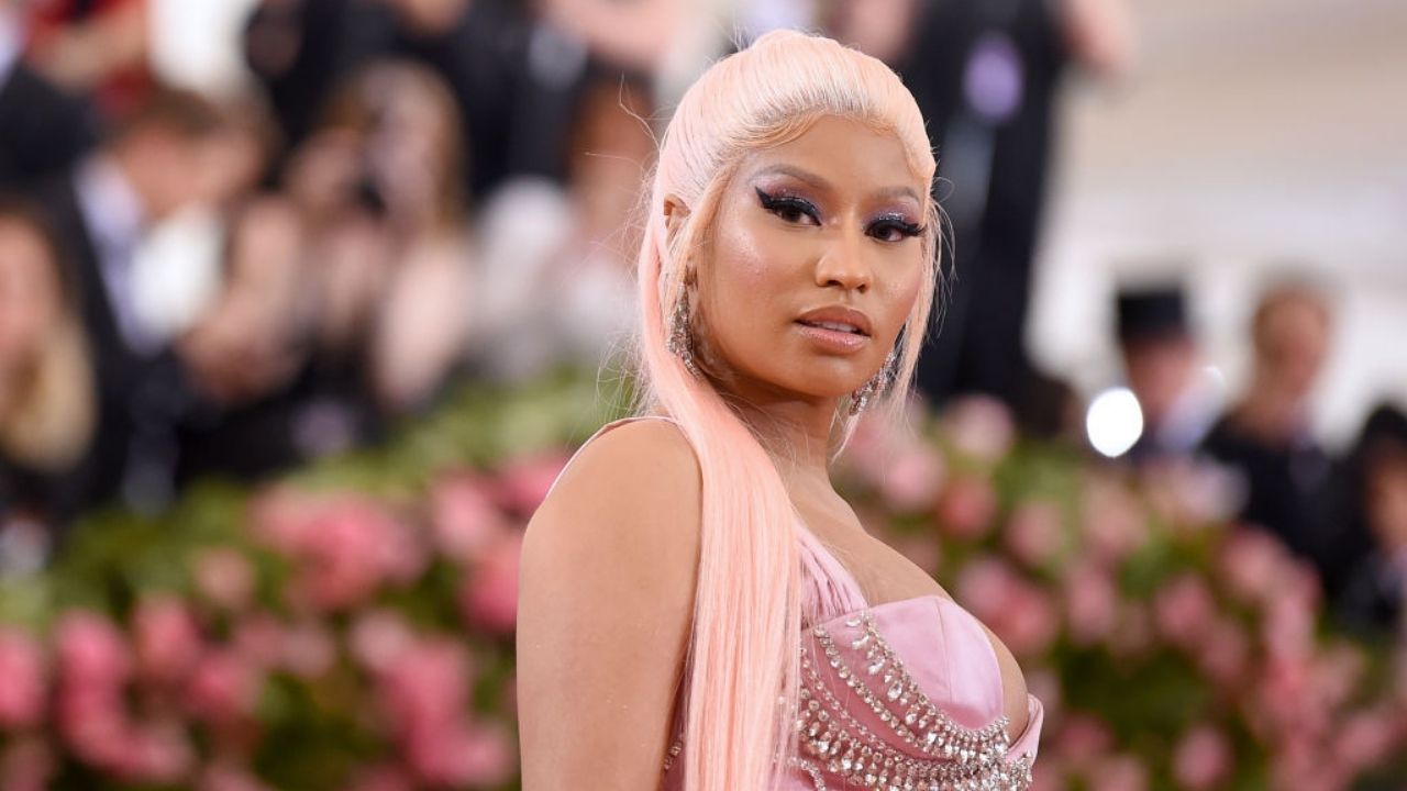 Rapper Nicki Minaj critica obrigatoriedade das vacinas contra covid-19 em evento