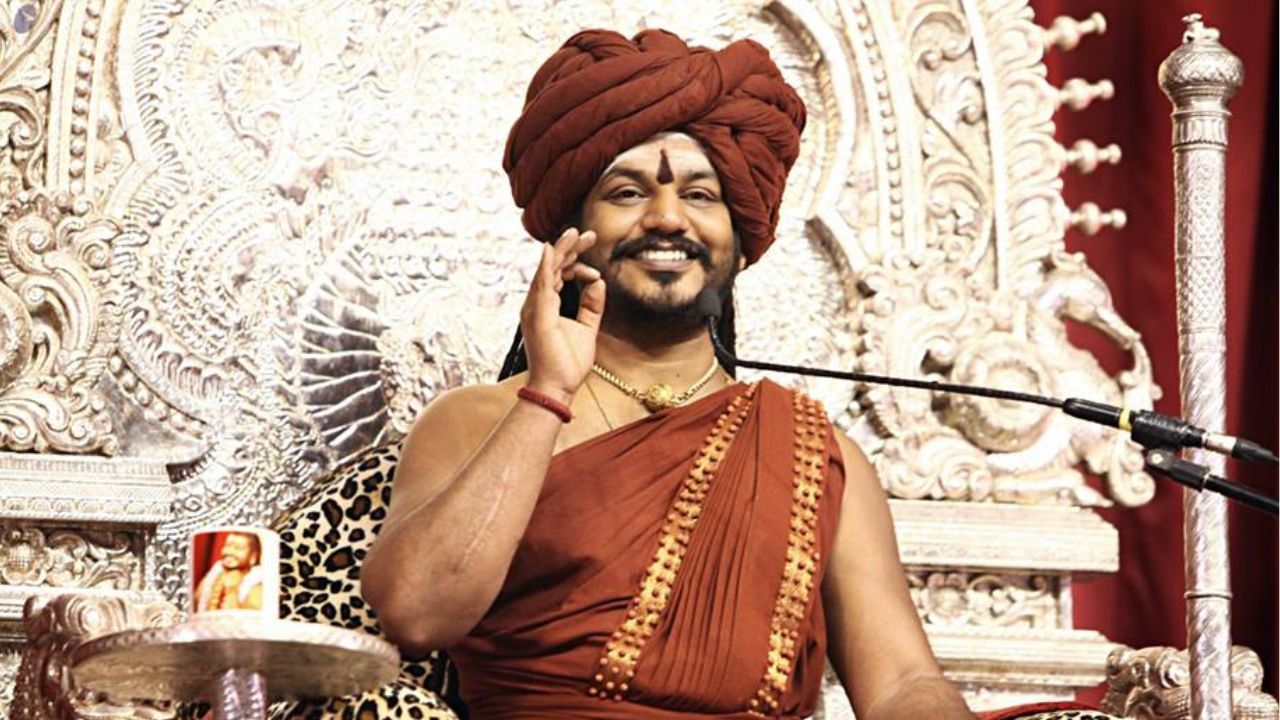 O que se sabe sobre o guru indiano que lidera país inventado