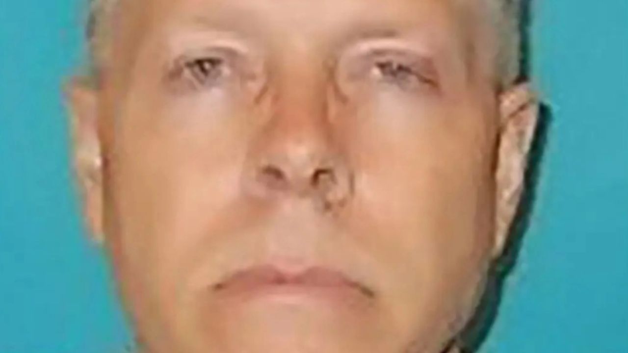 Investigação revela o que bebeu o réu que cometeu suicídio após ser declarado culpado