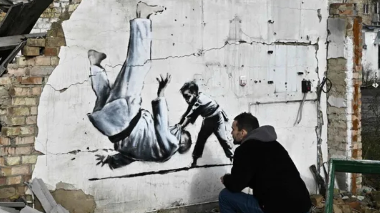Ucrânia lança selo com mural de Bansky representando vitória sobre Putin