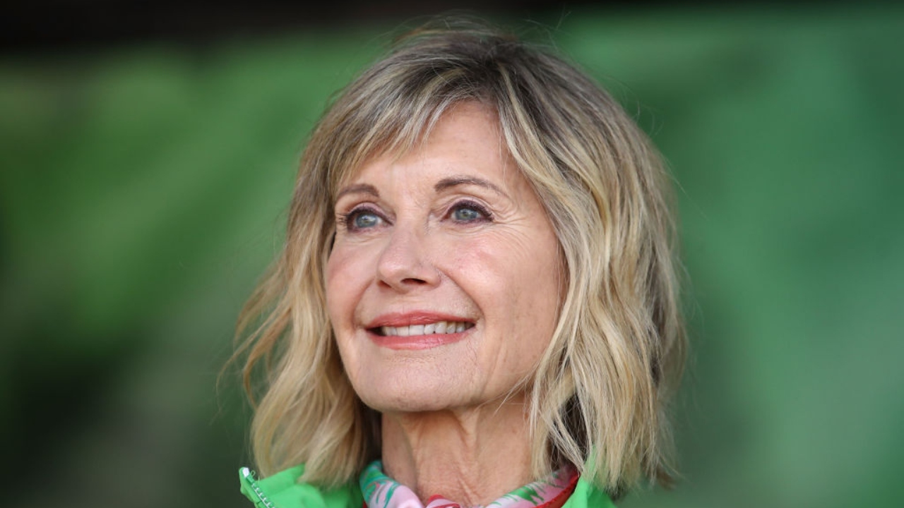 Família de Olivia Newton-John relata visitas sobrenaturais da atriz