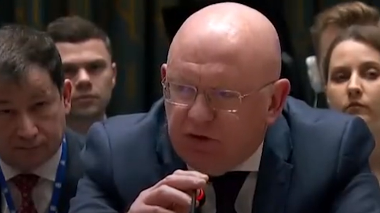 Guerra da Ucrânia: Embaixador da Rússia interrompe minuto de silêncio na ONU