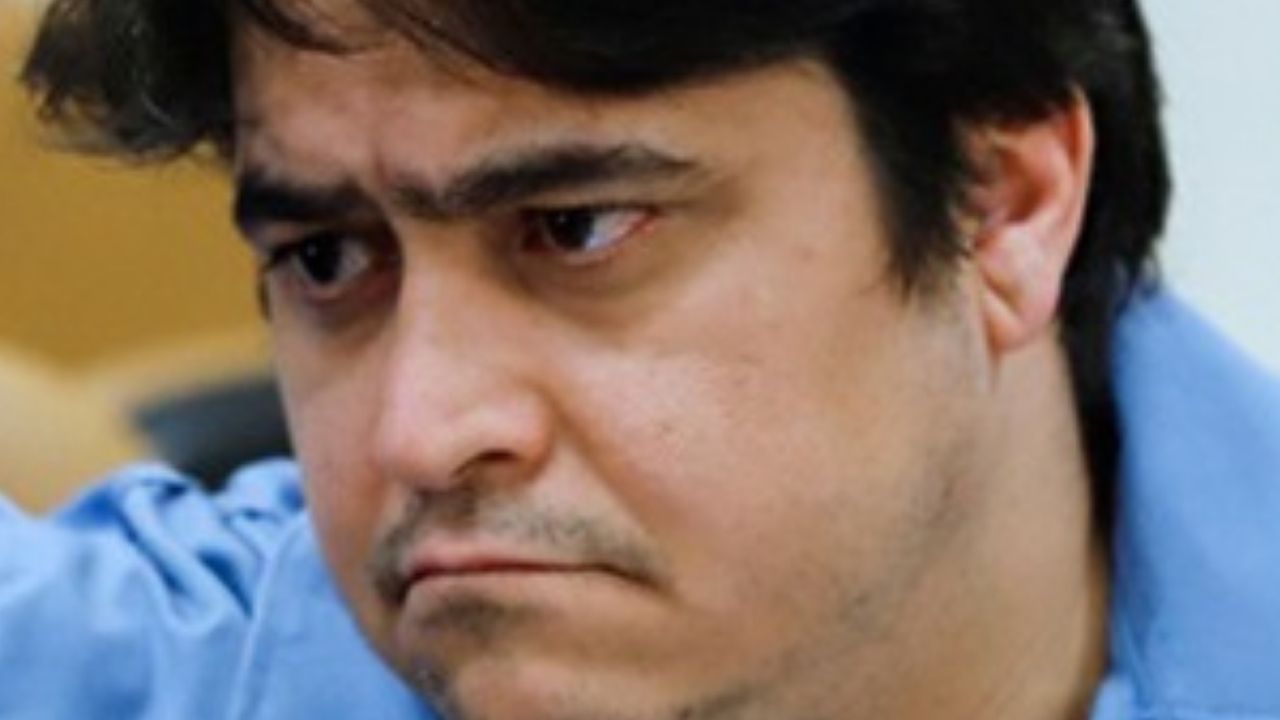 Opositor Ruhollah Zam é executado no Irã, diz televisão estatal