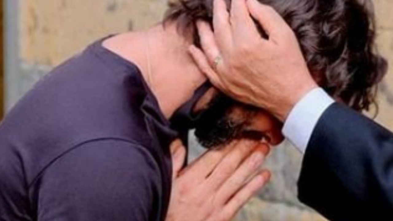 Durante celebração de missa, padre admite estar apaixonado
