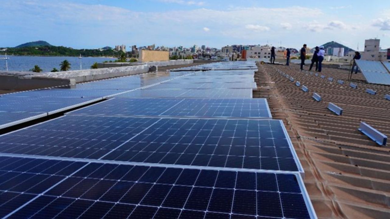 É possível gerar energia solar quando está nublado?