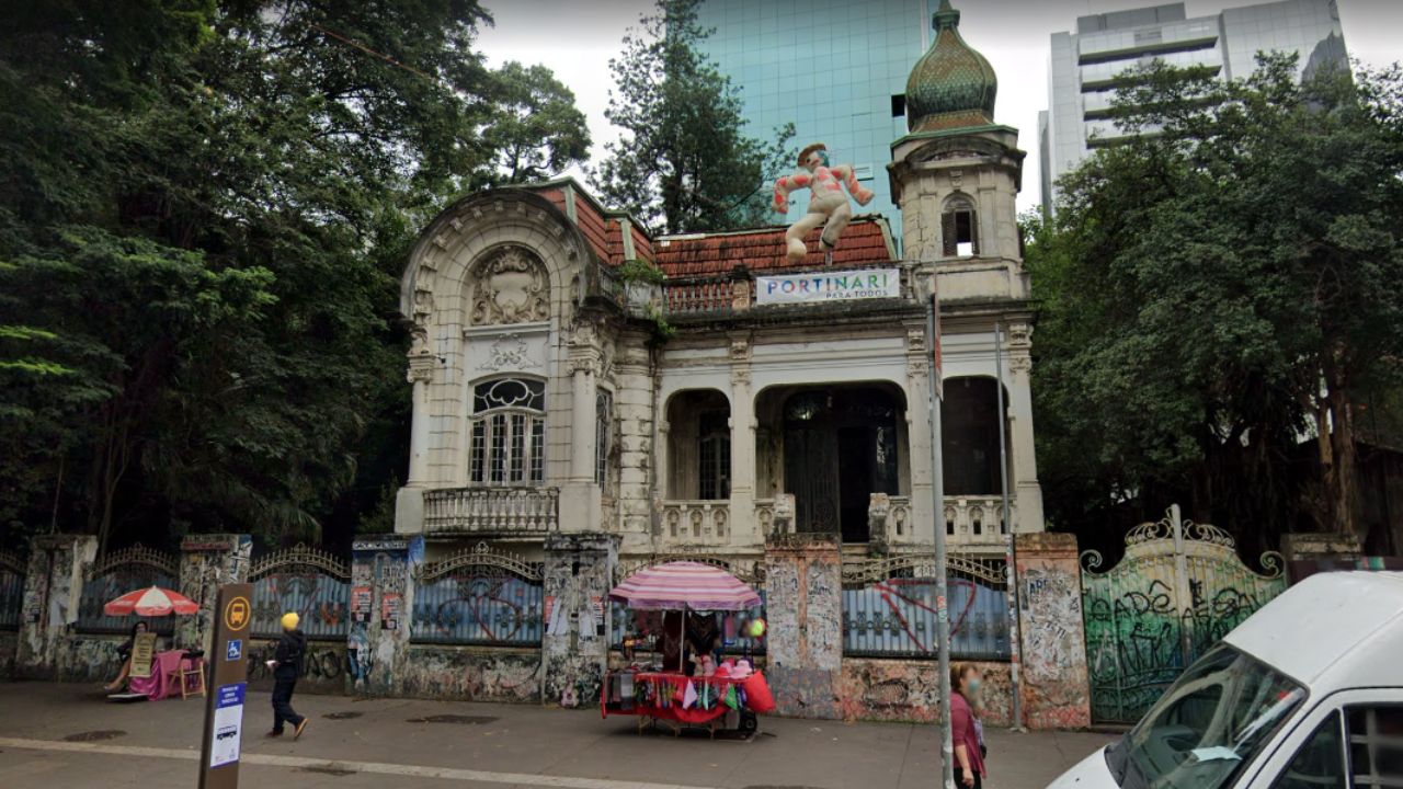 De disputado a abandonado: O curioso palacete centenário da Avenida Paulista
