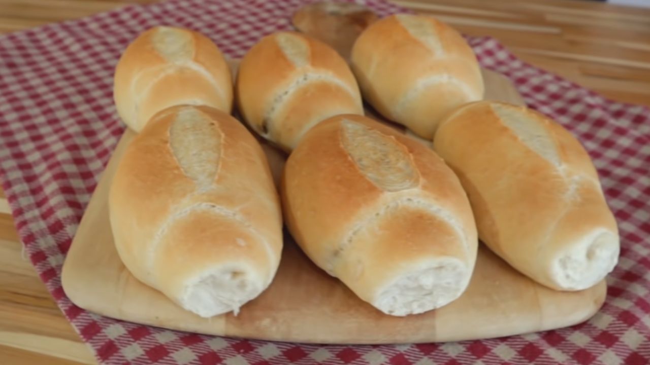 Por que o pão francês tem esse nome? Alimento amado pelos brasileiros não surgiu na França
