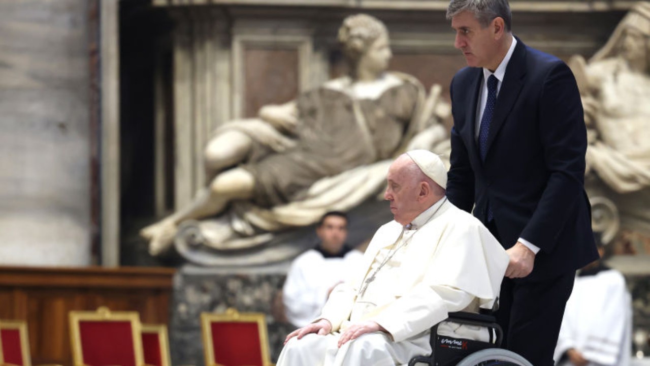 Papa Francisco sentiu ‘medo de morrer’ antes de ser internado