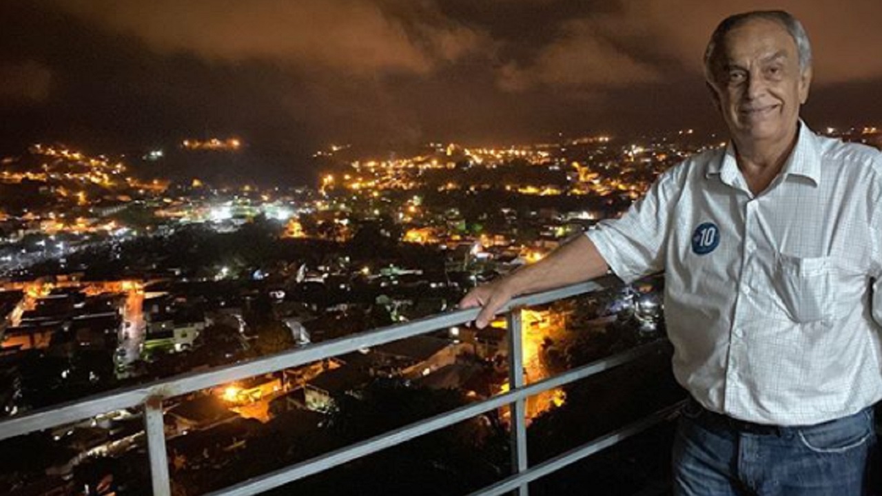 Durante entrevista ao vivo, candidato a prefeito passa mal e morre