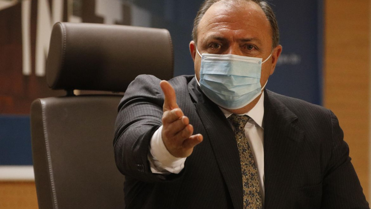 Vacinação contra covid-19 começa na quarta-feira, anuncia Pazuello