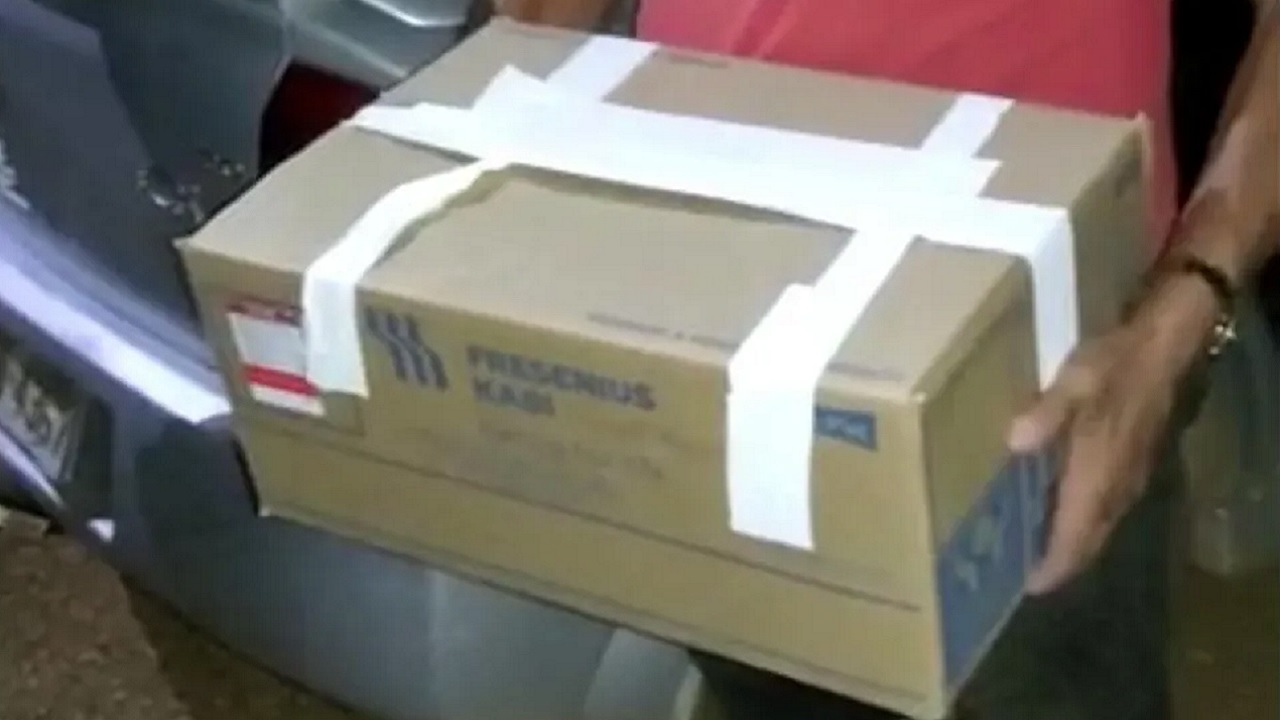 Homem tem que amputar pernas após acidente e família recebe membros em caixa de papelão