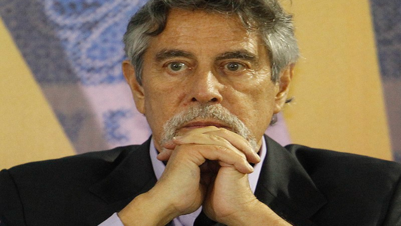 Em meio à crise política, Peru tem terceiro presidente anunciado
